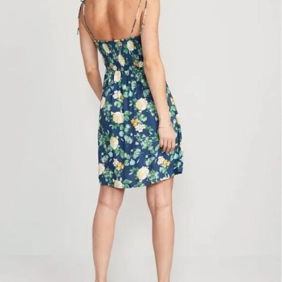 NWT New OLD Navy Blue Floral Smocked Back Tie Shoulder Sundress Sun Dress XS - Picture 2 of 3